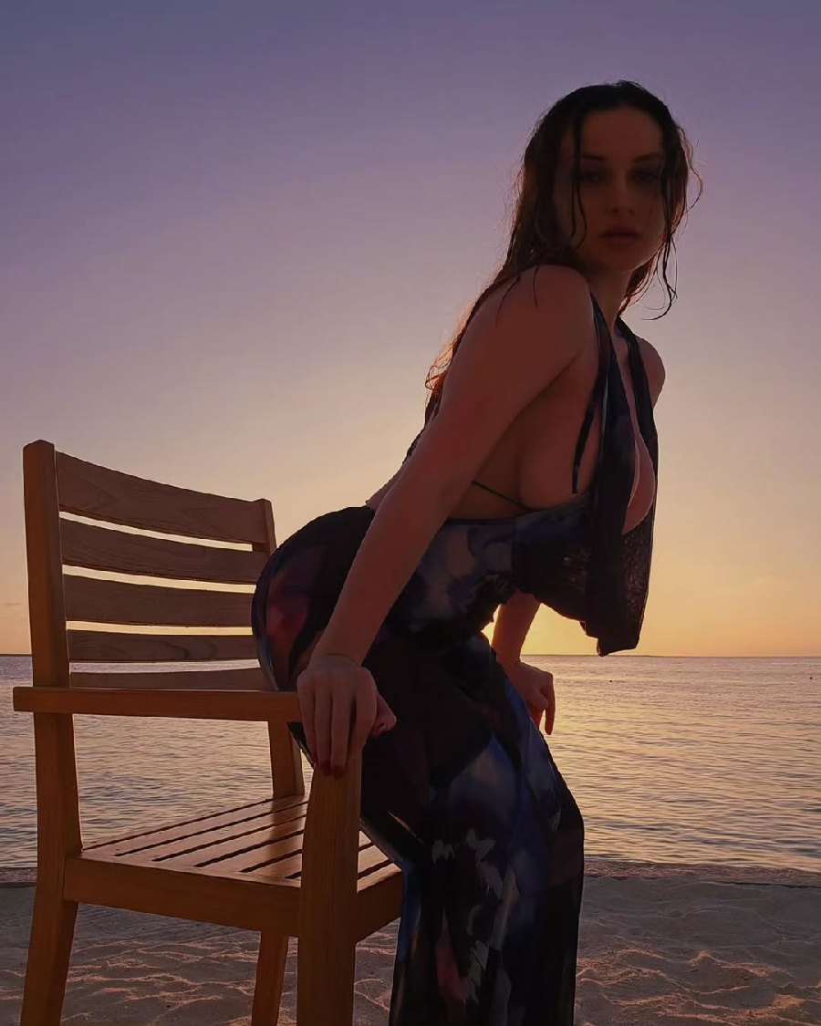 Sexy girl Miranda Faith nude in Anda