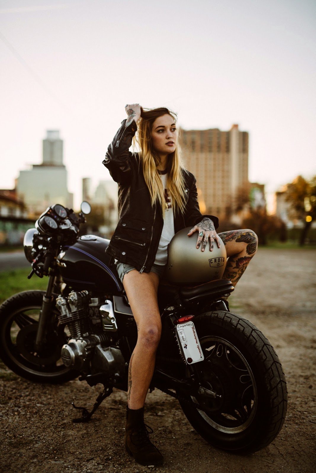 Beautiful girls and bikes in Anda