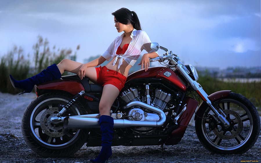 Beautiful girls and motorcycles in Anda