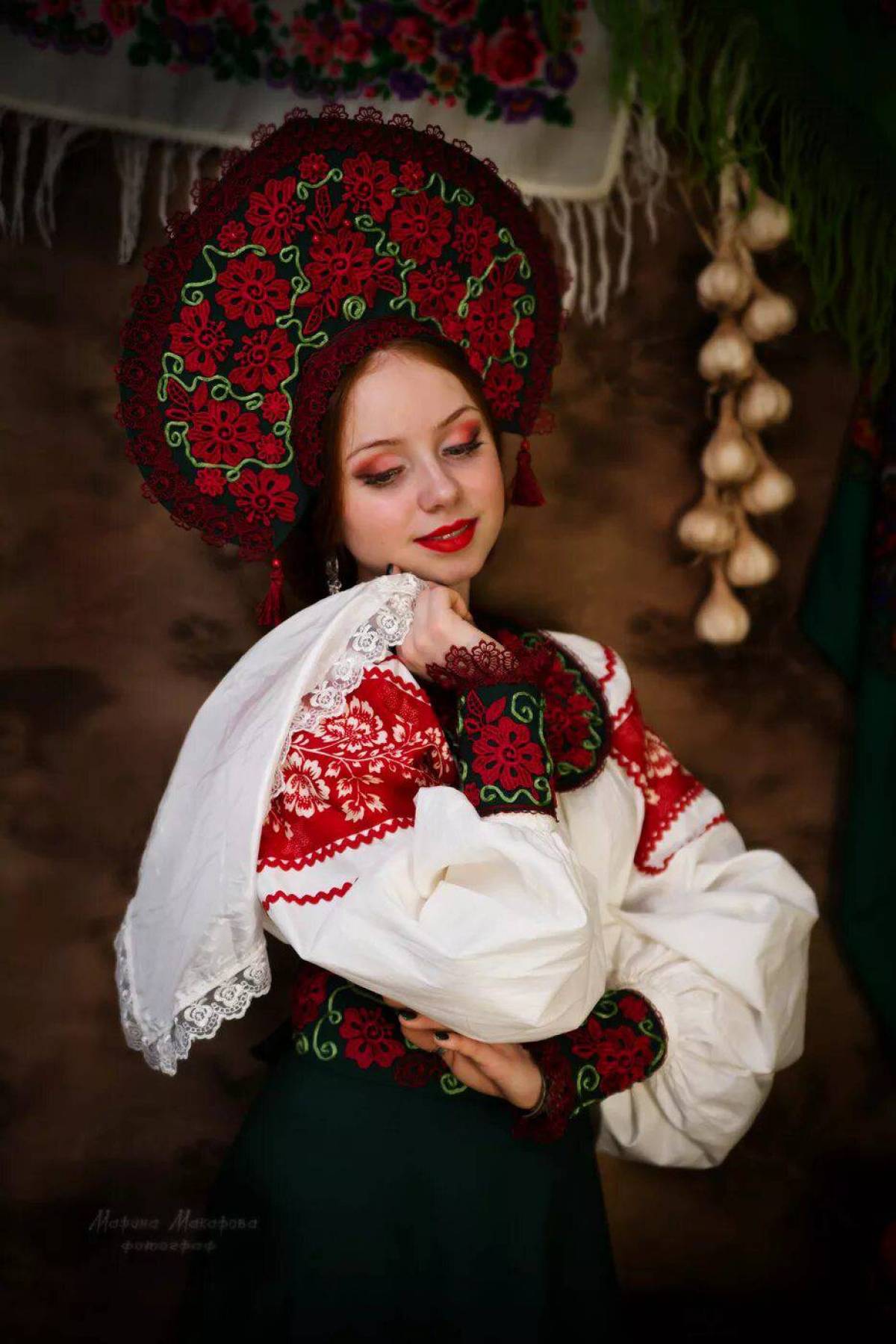 Women in Slavic costumes underwear in Anda
