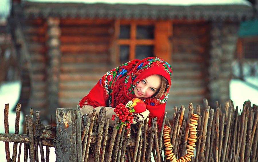 Sexy girl Women in Slavic costumes in Anda