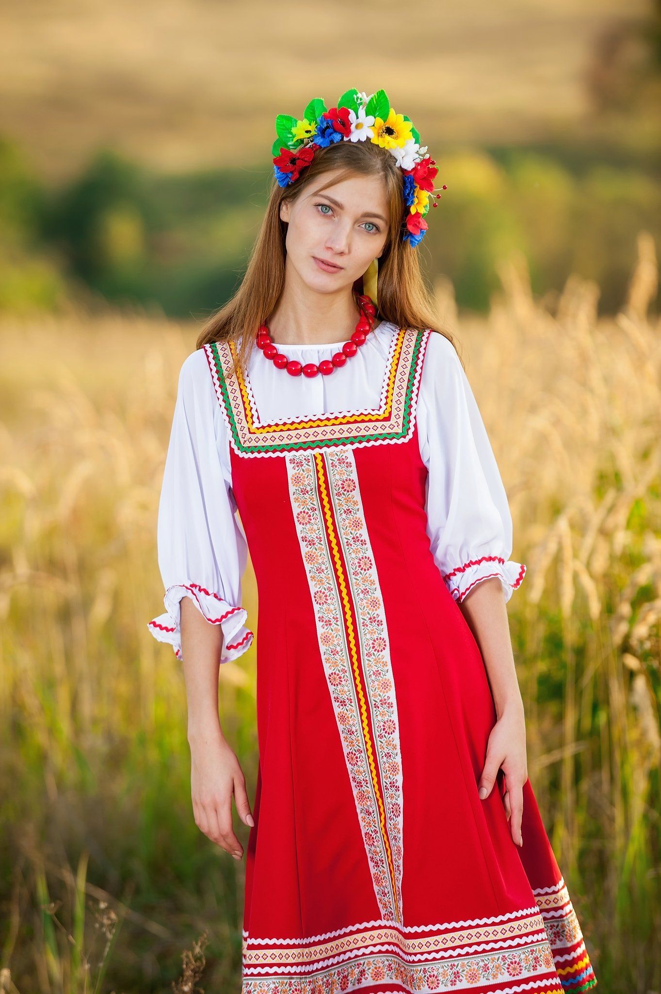 Women in Slavic costumes in Anda